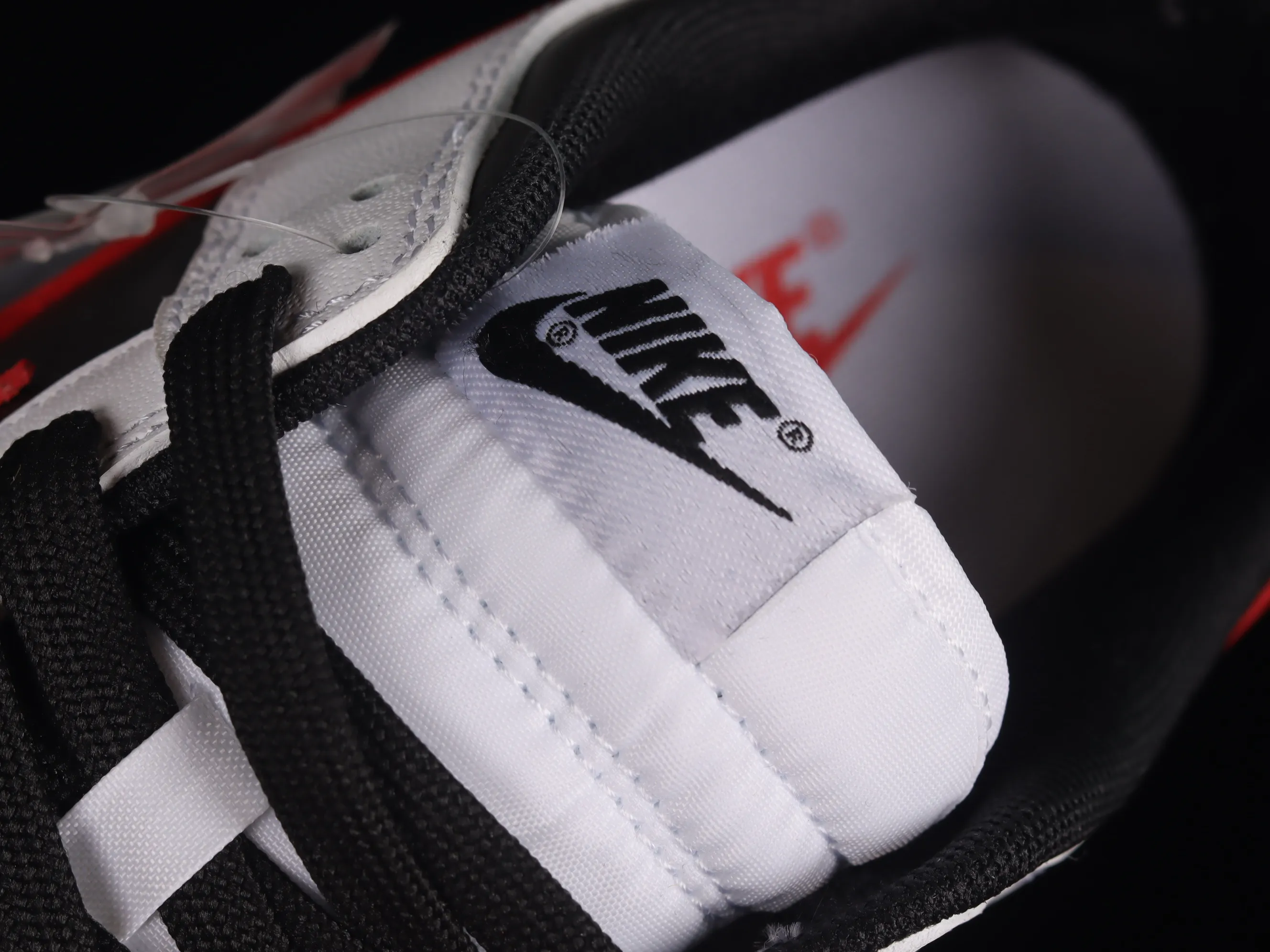 All categories Nk SB Dunk series Nk SB Dunk Low low-top sneakers Nk Dunk Low white, black and red color matching SB low-top sports and leisure sneakers FD9762-061